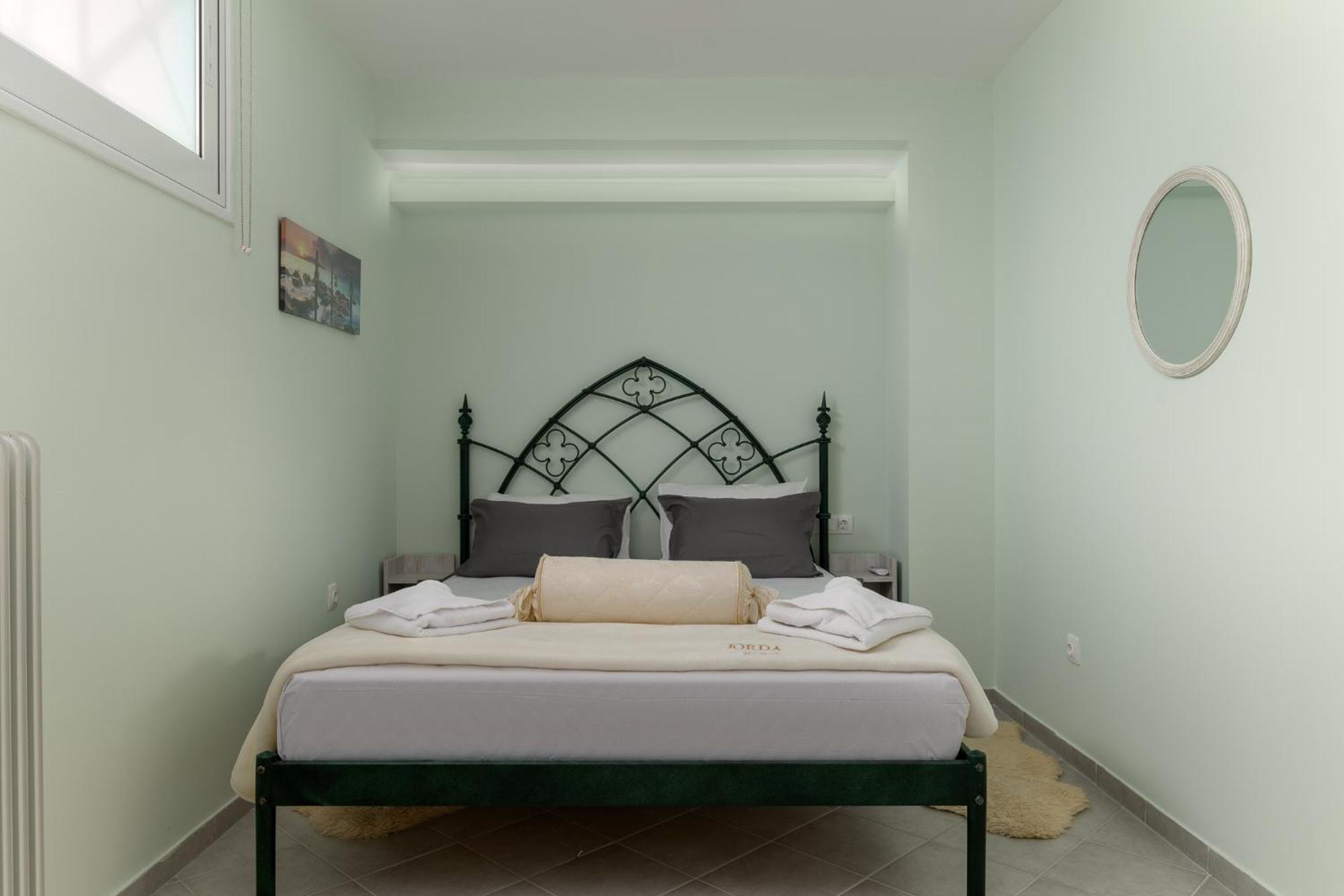Domelia'S Luxury Apartments Near Airport & Beach Artemida  Exterior foto