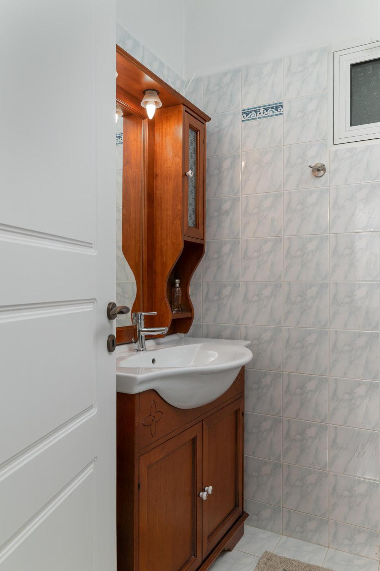 Domelia'S Luxury Apartments Near Airport & Beach Artemida  Exterior foto